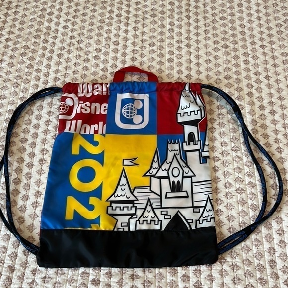 Walt Disney World Parks 2021 Mickey Mouse Castle Nylon Cinch String Backpack - Picture 3 of 11